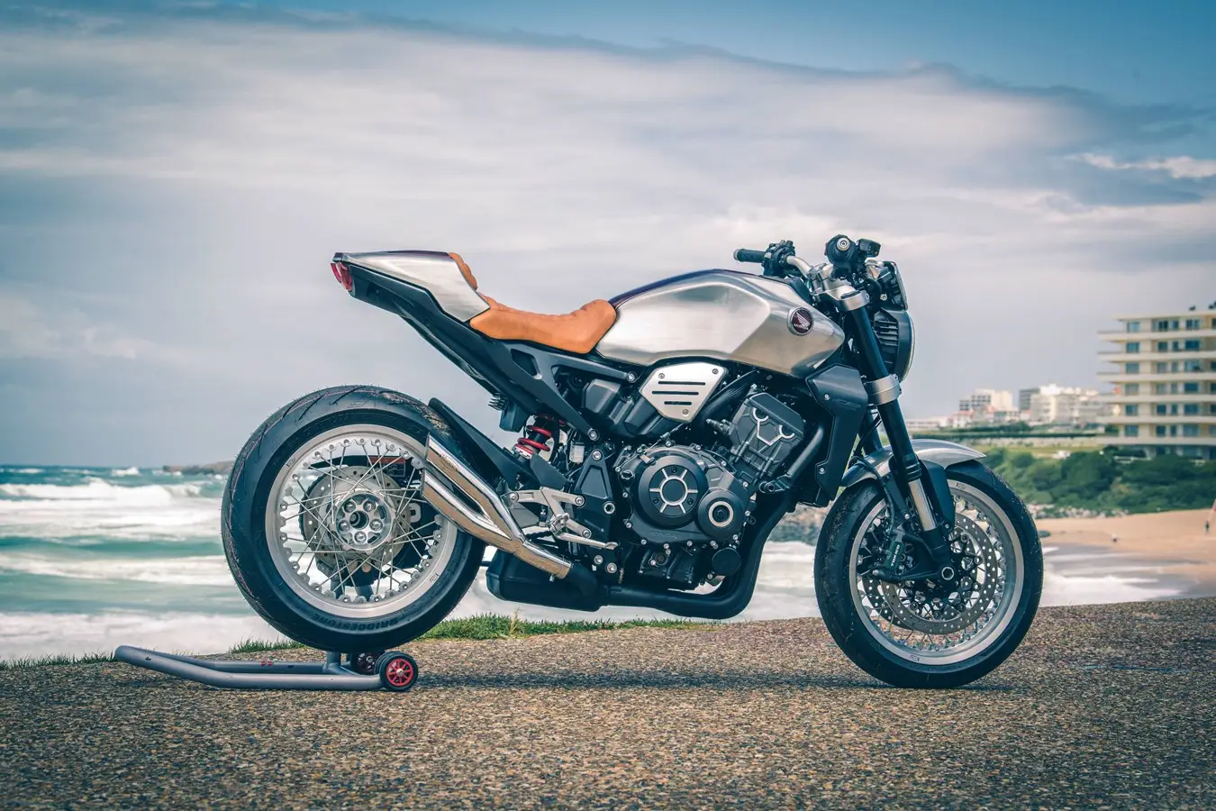 The Café Chic CB1000R